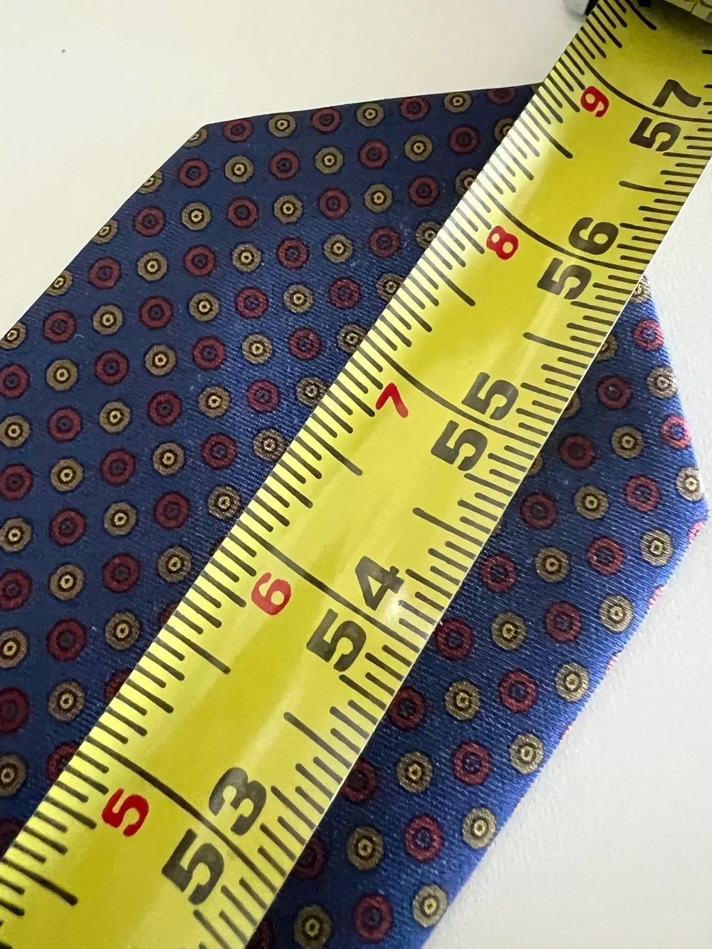 Elegant John Comfort London England 100% Silk Men,s Necktie, Blue, Red, Golden